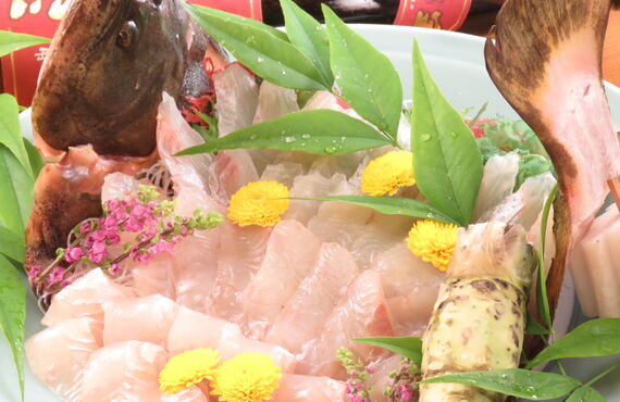 宝塚で高級魚や鮨を堪能できる雰囲気の良いお店が営業しております